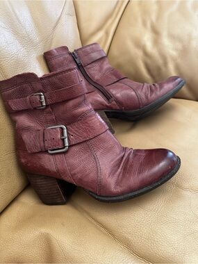 Naya Virtue Women’s Burgundy Leather Ankle Boots with Buckle Detail Size 6M